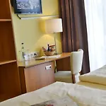 Burghotel Stammhaus 3*